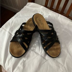 Women’s IZOD sandal size 9